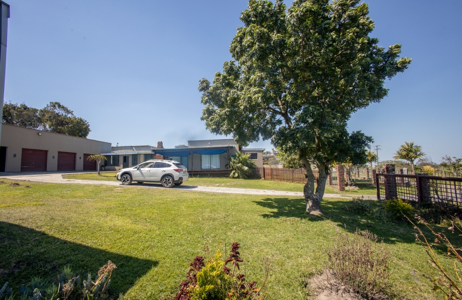 17 Bedroom Property for Sale in Cove Rock Eastern Cape